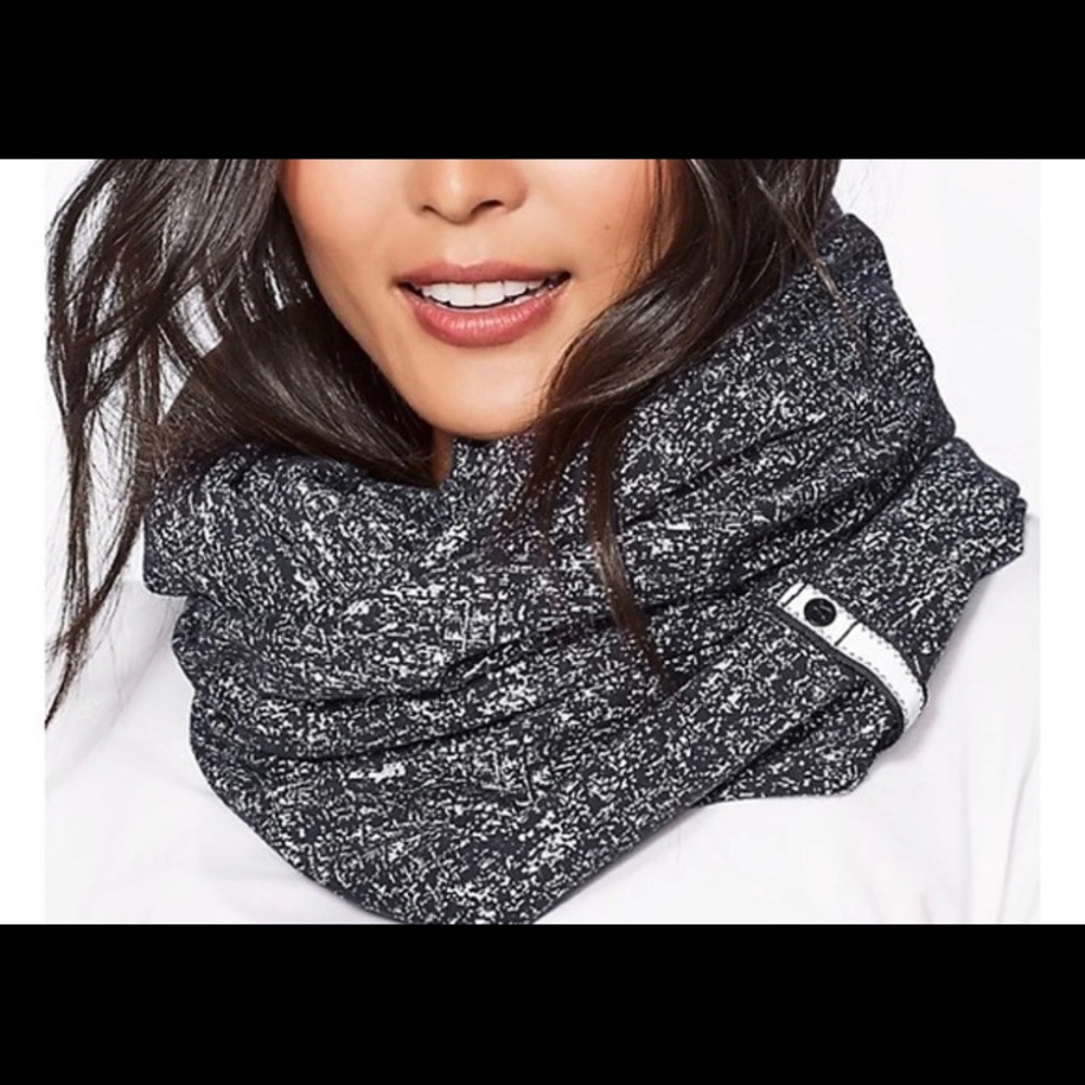 Lululemon Vinyasa Scarf